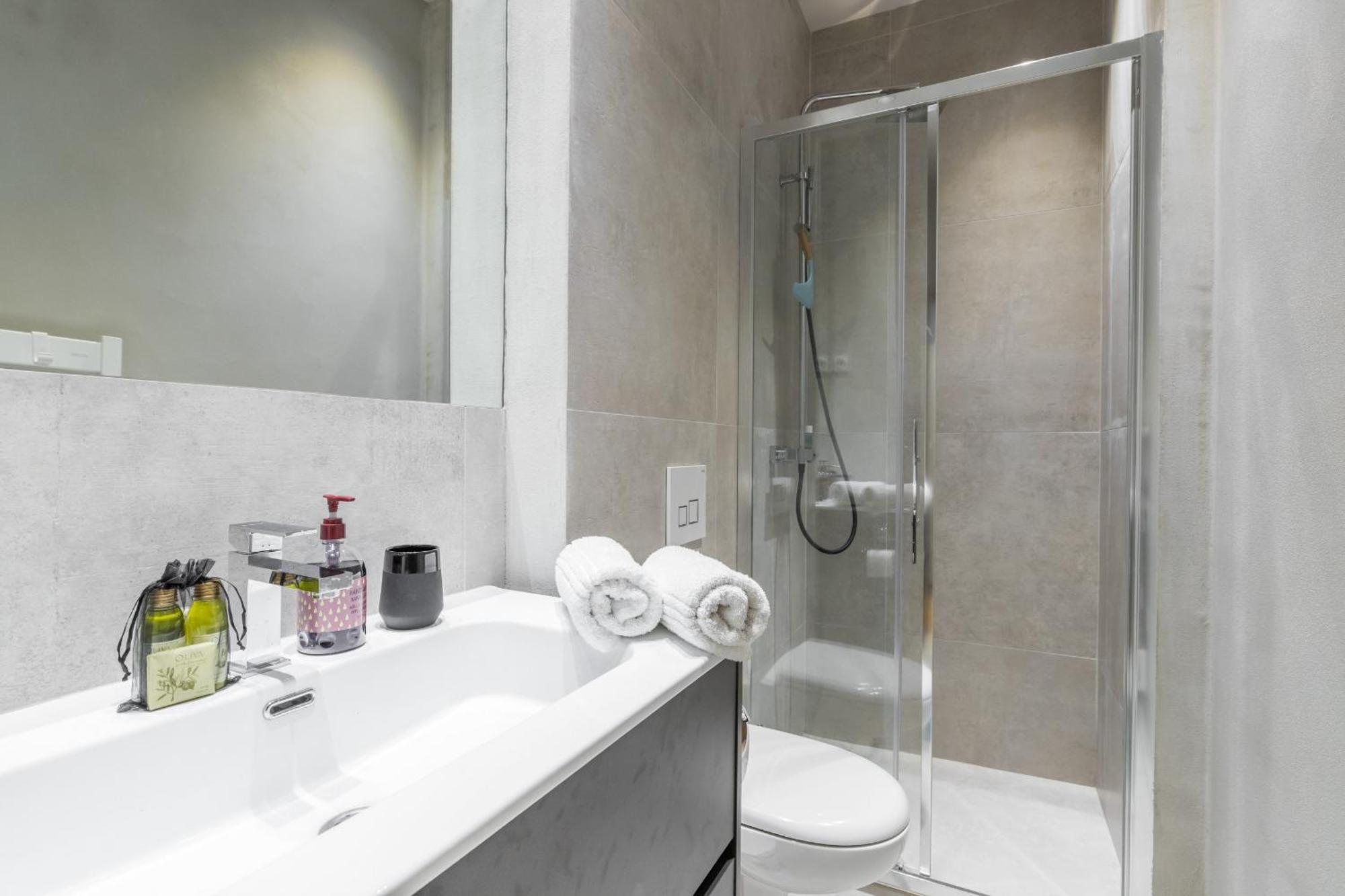 Refined & Cozy 1 Bedroom Downtown نيس المظهر الخارجي الصورة